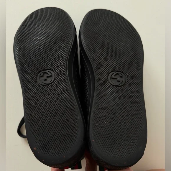 Gucci Black Leather Sneakers with Tiger Embroidery - Picture 11 of 14